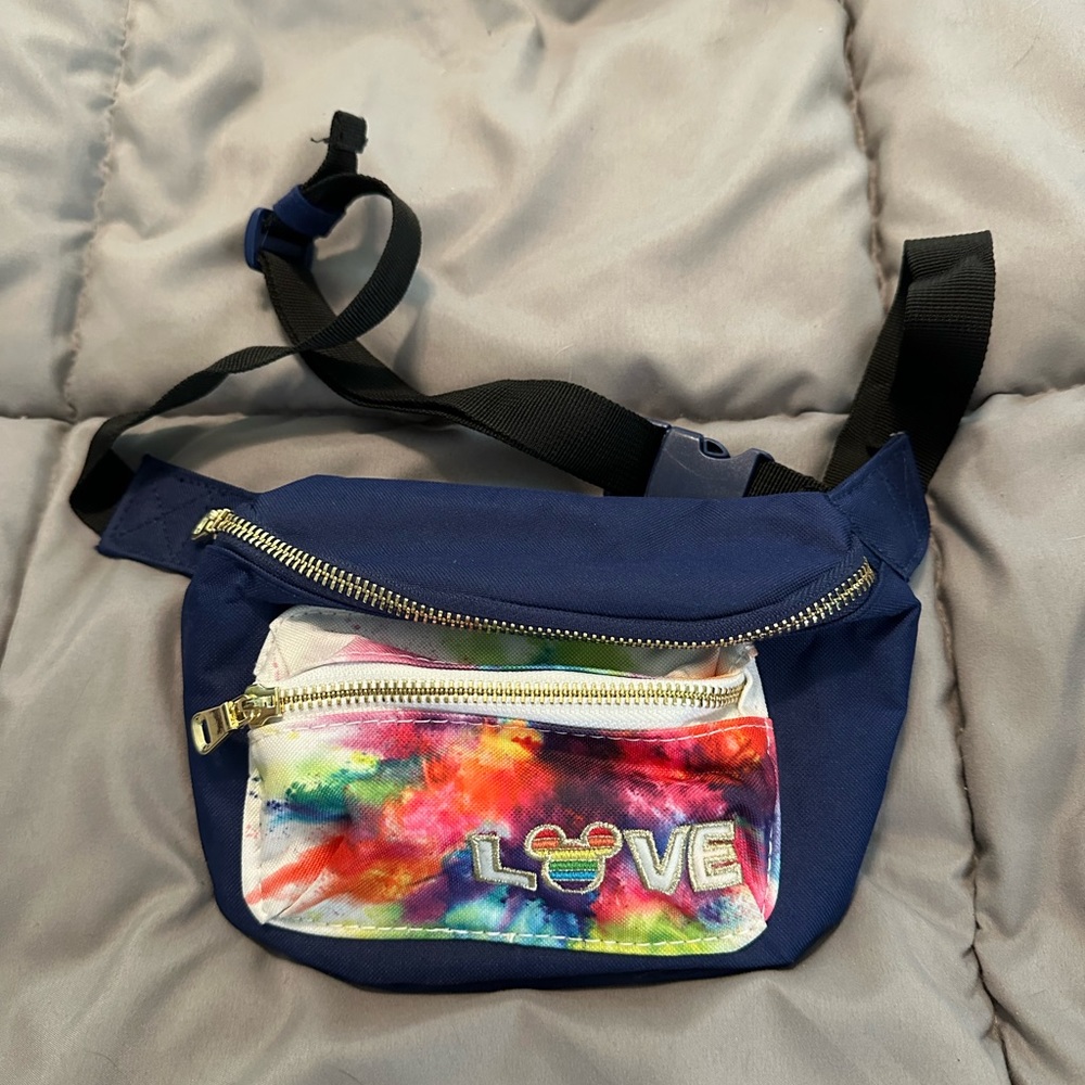 Disney LOVE Fanny bag